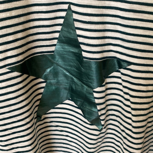 Long sleeve tee size 22 - Picture 2 of 4